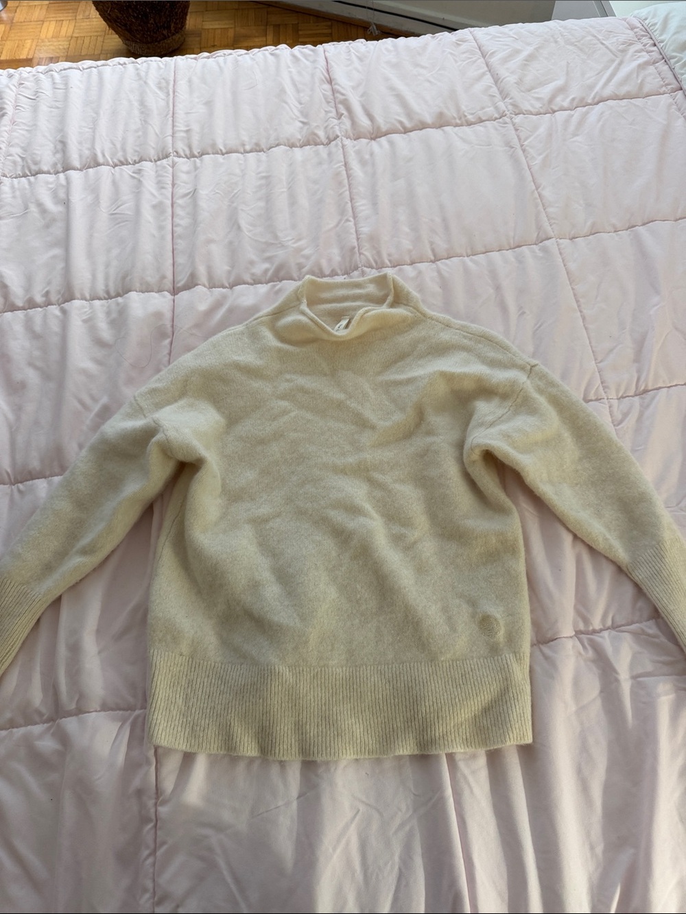 Women Cashmere Sweater- Aritzia Babaton
